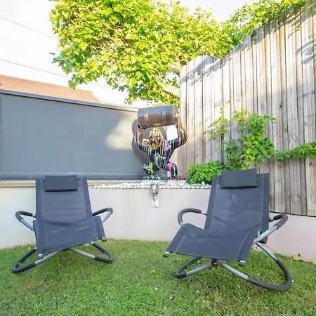 Grande Maison Avec Piscine Et Salle De Cinema Villa *